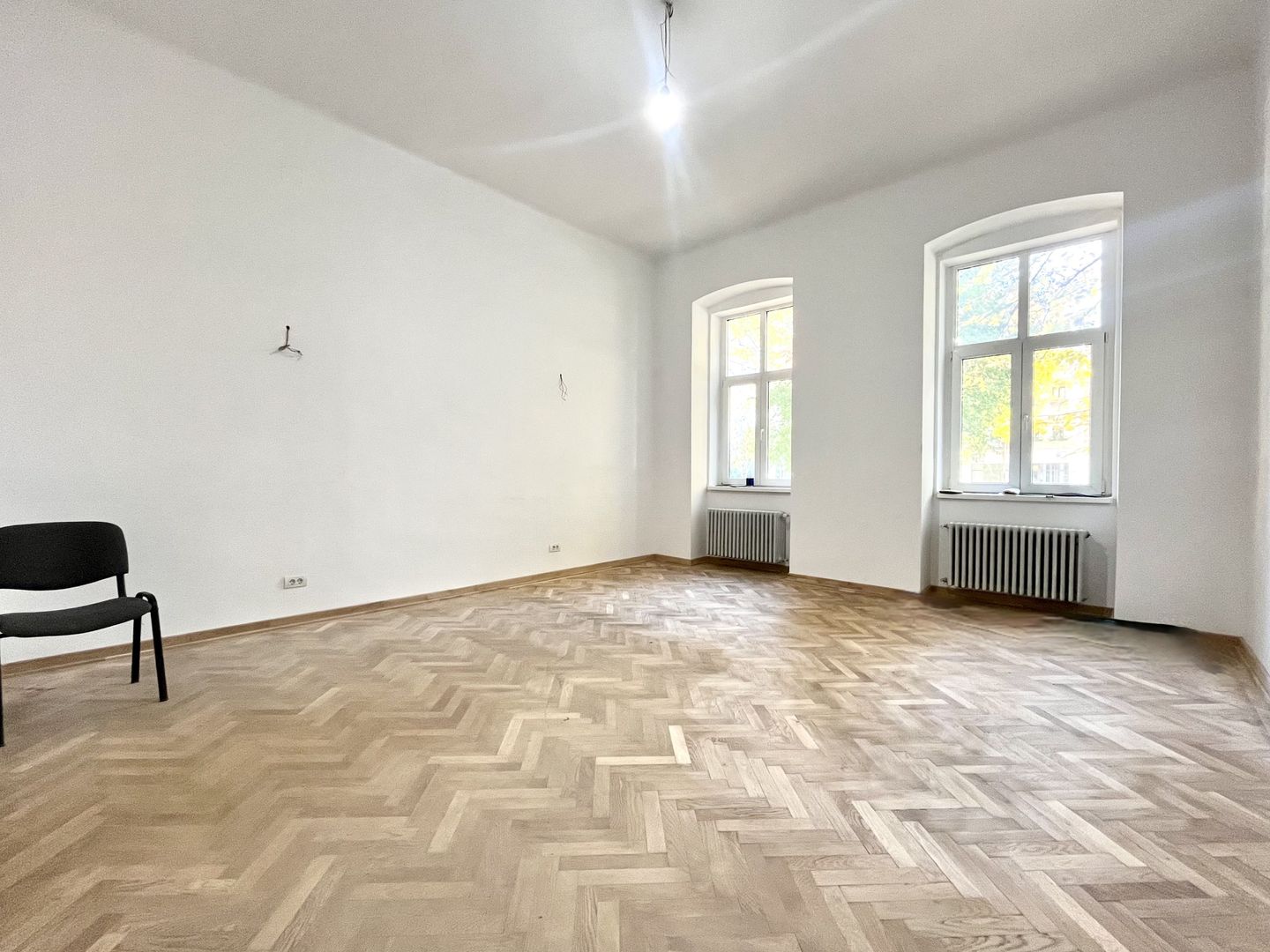 Apartament 2 camere, renovat integral, pretabil birou, zona Centrala - Poză 3