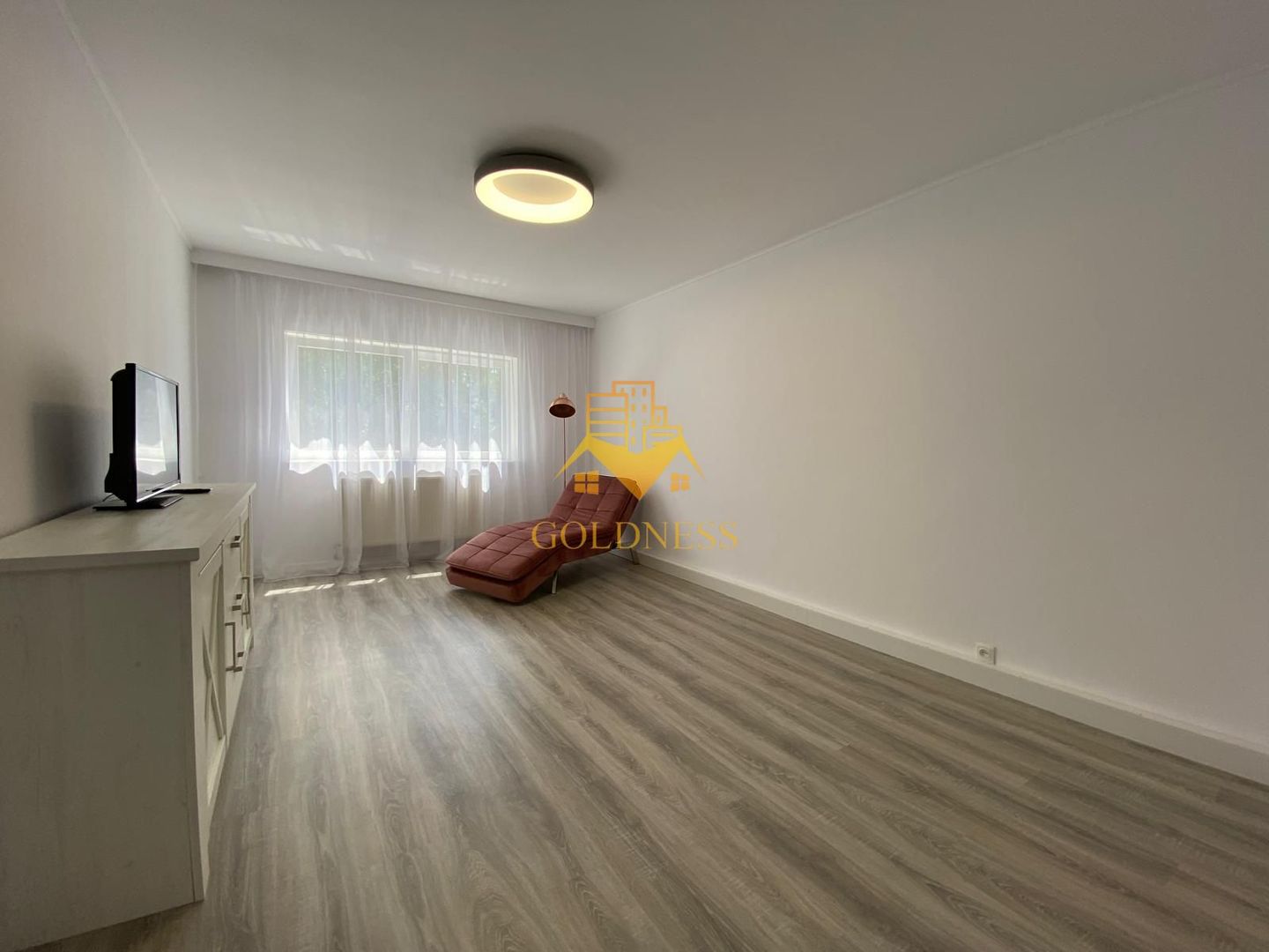 ZONA PREMIUM! AP RENOVAT! 2 camere deco, 57 mp, Plopilor, et 3/4 , sud - Poză 2
