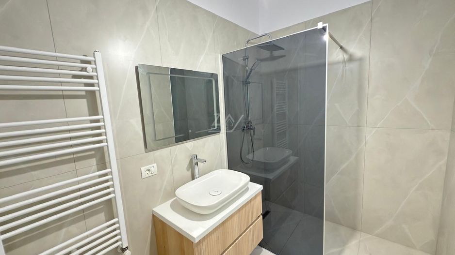 Asfalt. Loc de parcare. Etaj 1. - Poză 6