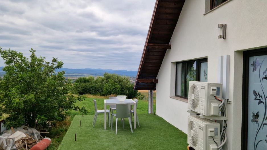 SE VINDE | Casa generoasă în Camirzani | Suceava - Poză 16