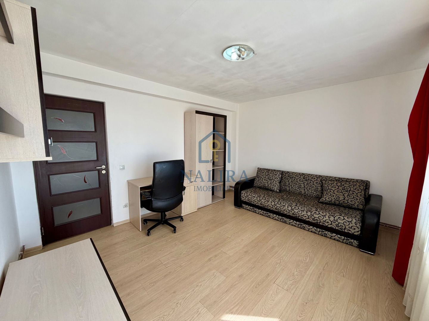 Apartament 3 camere de vânzare – etaj 1 - Poză 3