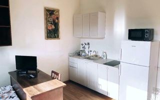 Apartament în vilă, zonă centrală, parcare - Poză 6