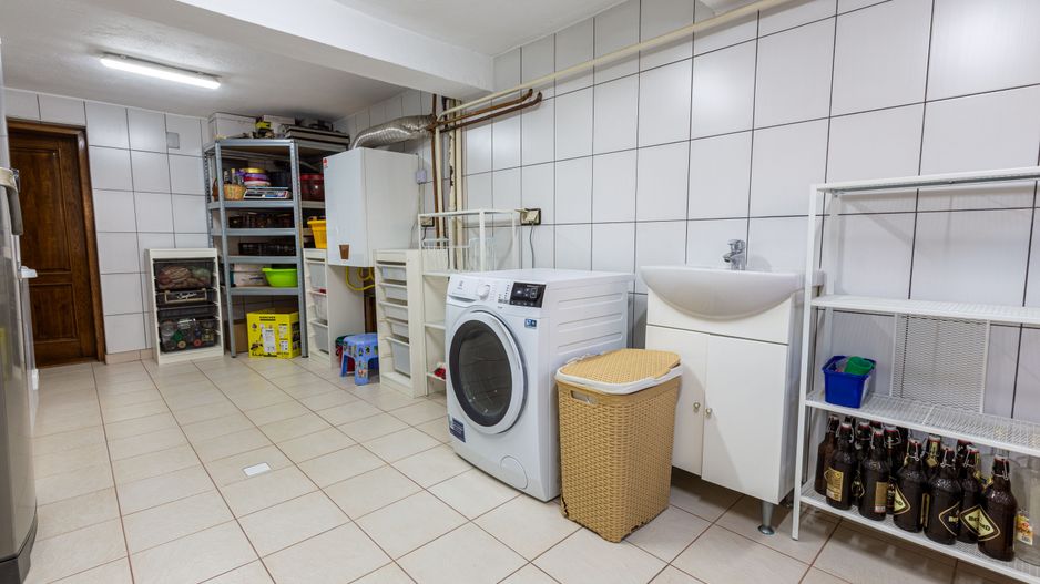 Vilă S+P+M, 2 fronturi stradale, ideală locuit/birouri/clinică, grădiniță, etc - Poză 4