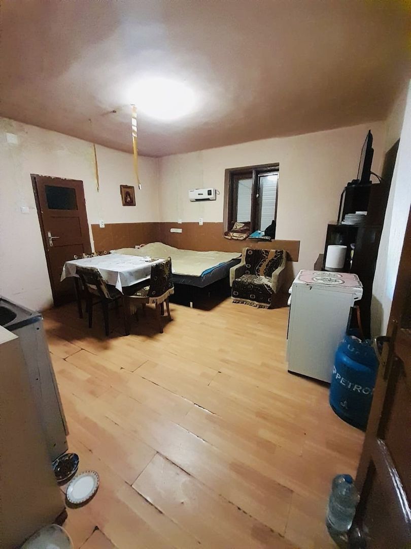 Casă + 2870 mp teren – oportunitate Ciocaia - Poză 13