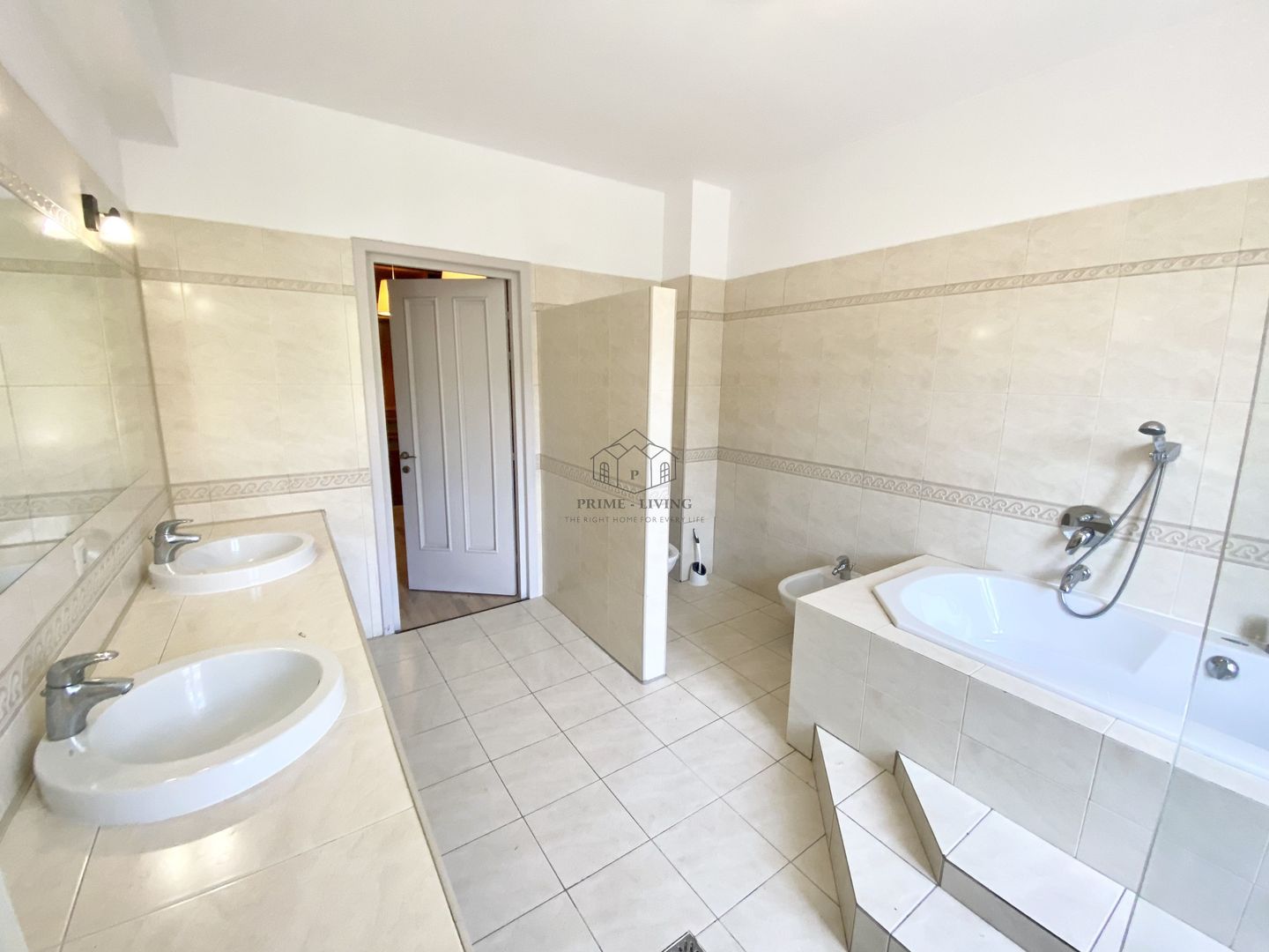 VILA LA INCHIRIERE CU 6 CAMERE IN COMPLEX REZIDENTIAL, IANCU NICOLAE - Poză 6