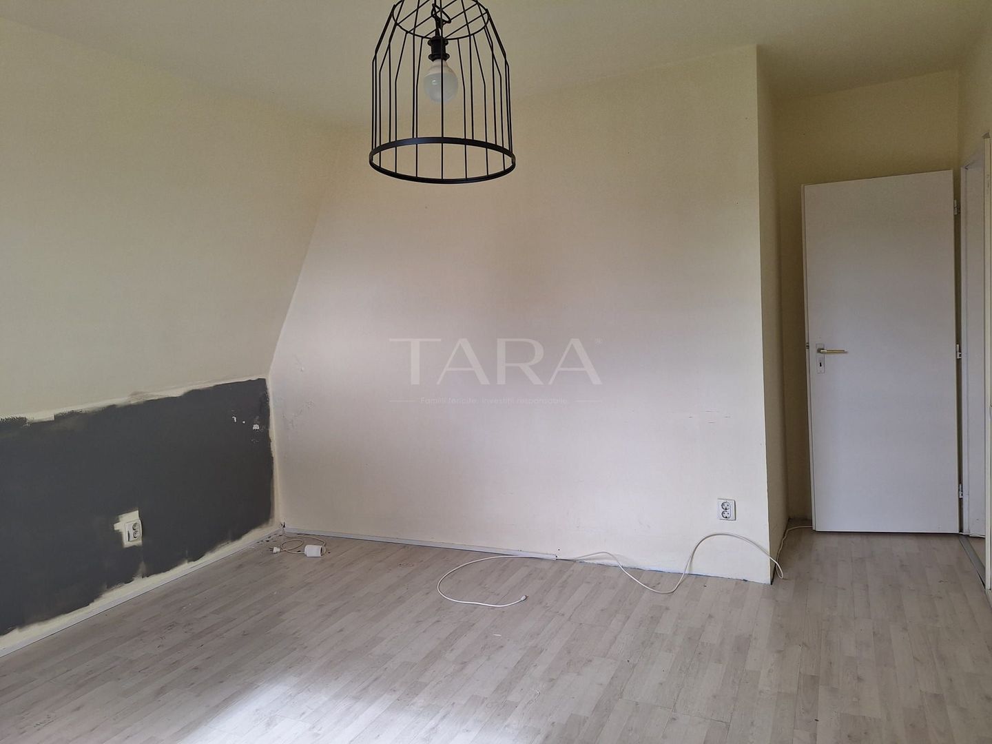 Casa de vanzare cu 6 camere in cartierul Andrei Muresanu - Poză 16