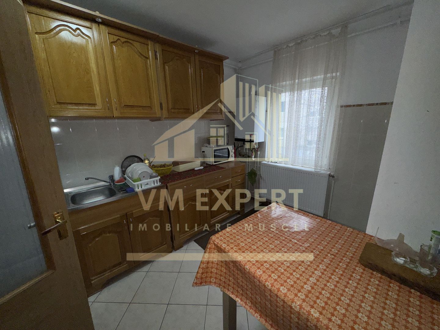 APARTAMENT 2 CAMERE ETAJ 2 CAMPULUNG VIȘOI - Poză 5