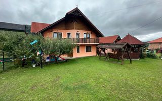 Vila cu 8 camere de vanzare, teren 1580mp, Zona Praid - Poză 9