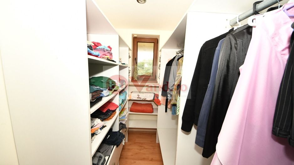 Vila spatioasa, pretabil pentru locuit/clinica, zona Micro 17 – Galati - Poză 4