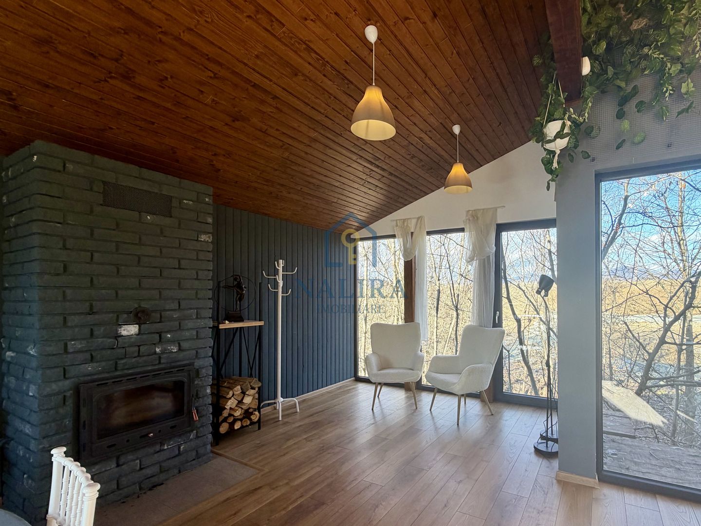 Proprietate unică de vânzare – piscină, restaurant, terasă - Poză 16