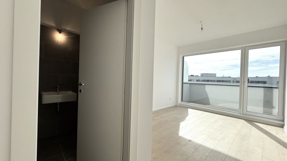3 camere. Bucătărie închisă. Vedere panoramică. Reper Mall Colosseum - Poză 12