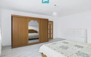 Casă spațioasă cu 4 camere în Vladimirescu - Poză 12