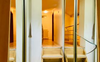 Casa cocheta cu o mica curte - Poză 14