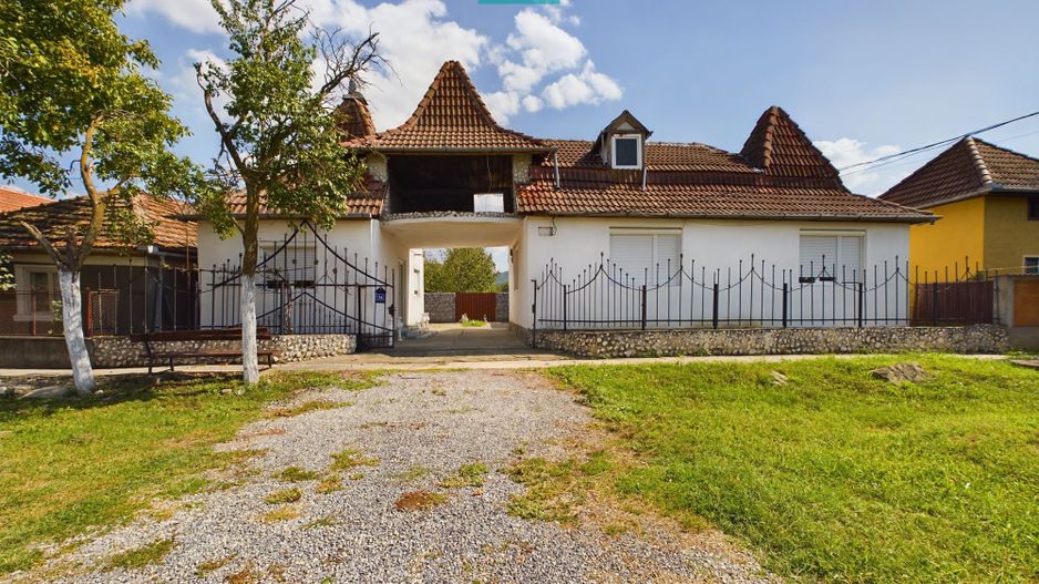Casă deosebită în Galșa - Șiria - Poză 2