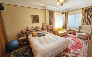 Casa situata in imediata apropiere a Cetatii - Poză 9