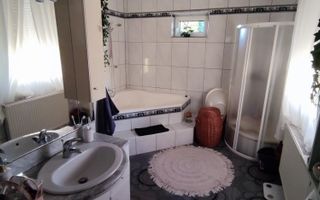 BRASADAS vinde casa cu 7 camere si teren 890mp în Decebal. - Poză 6