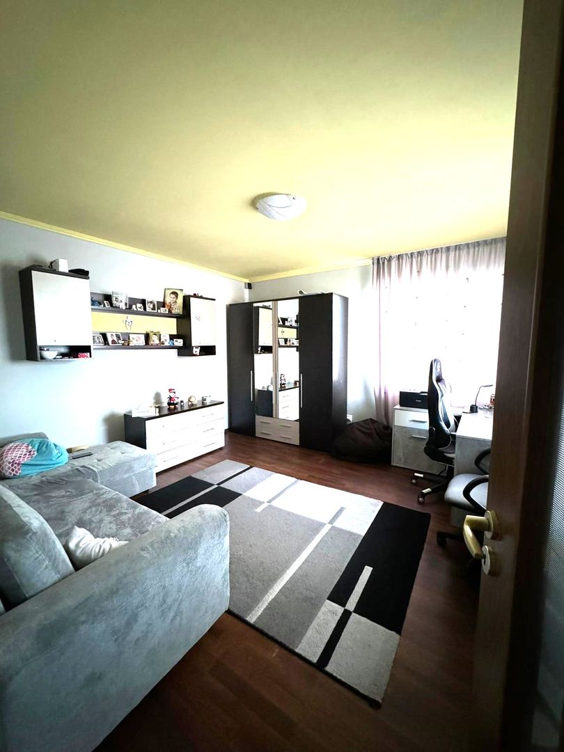 Casă / Vilă cu 5 camere de vânzare în zona Someseni - Poză 4