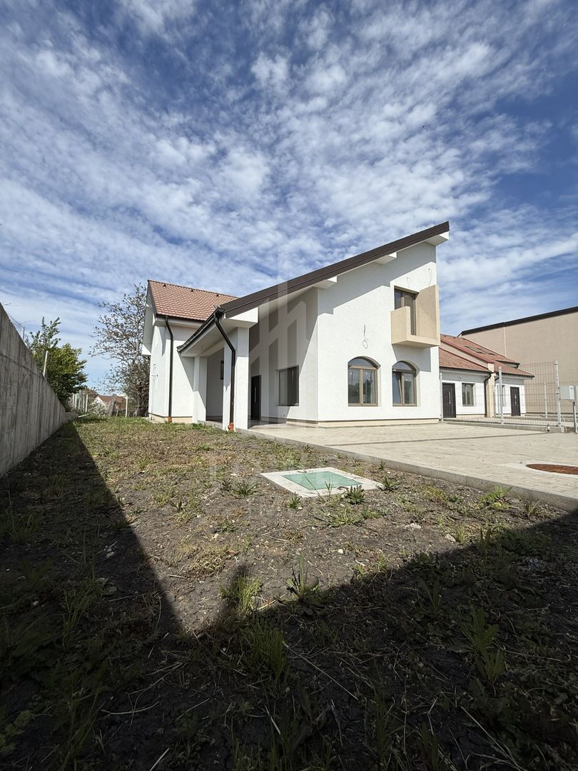 Casa rezidențială cu 7 camere, 3 băi, dressing, pivniță – Sura Mica - Poză 5