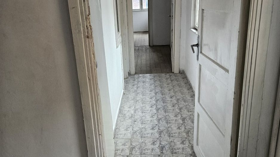 Vila S+P+E+M langa hotel Marriott - Poză 5