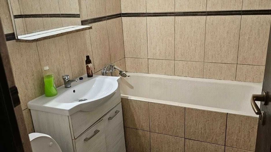 Apartament 2 camere 45 mp Podu Ros Cantemir 400 euro - Poză 5