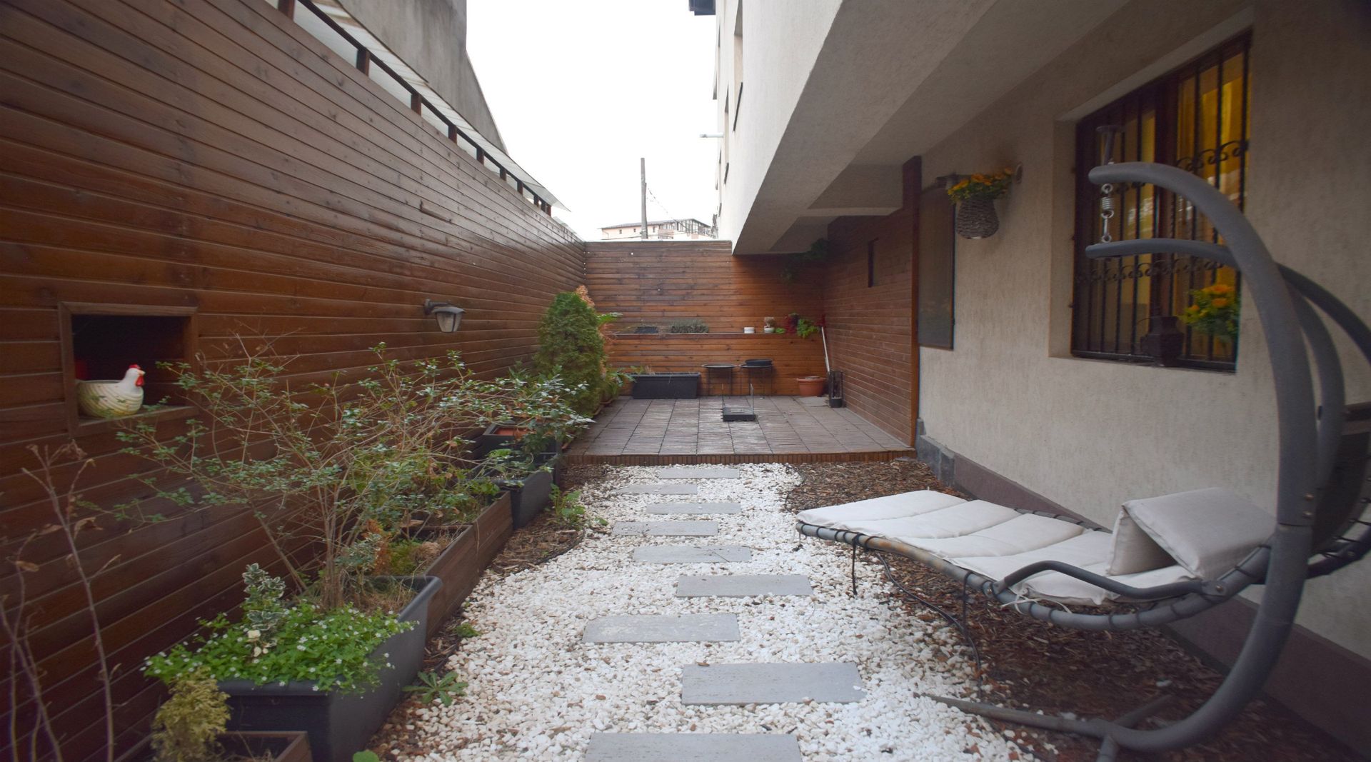 Parc Bazilescu -2 camere si o curte superba - COMISION 0 - Poză 2