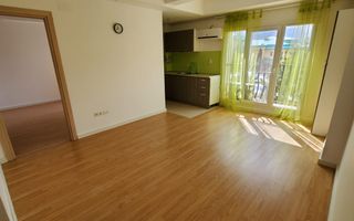 3 CAMERE IN COSMOPOLIS - Poză 4