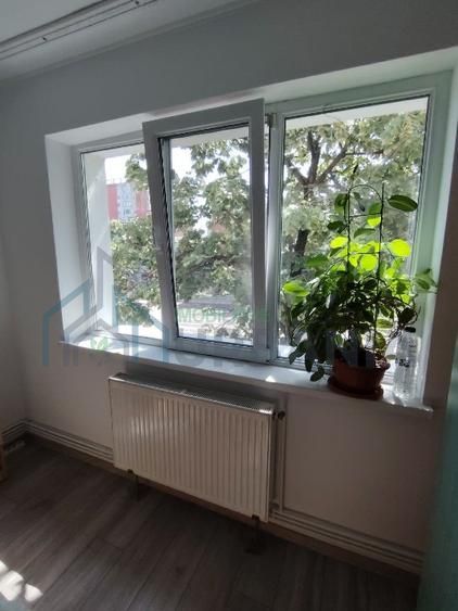 Apartament 3 camere, semidecomandat, Podu Roș – 5 minute de Palas. Liber imediat. - Poză 3