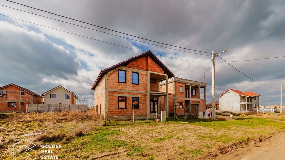 Casa  P+M  in  Fantanele,  ideală pentru personalizare - Poză 2