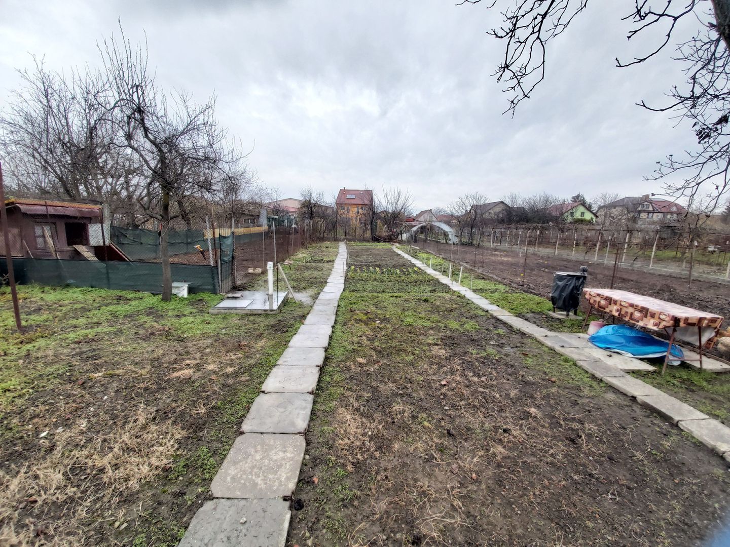 Casa de vanzare cu teren generos - Poză 15