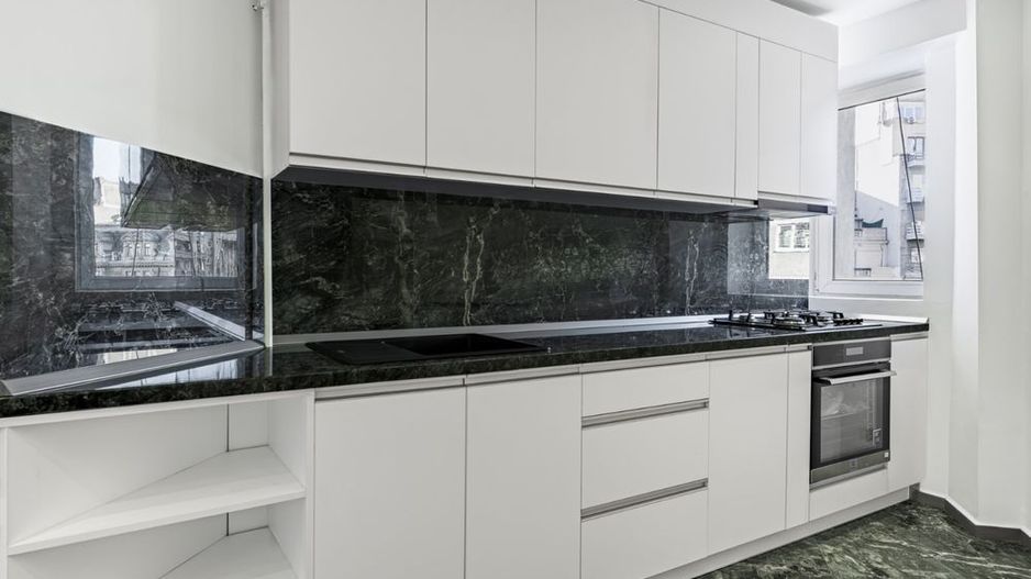 De vanzare apartament stradal Bd. Magheru - Poză 4