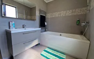 CASA P +E  5 camere -Cosoveni - Poză 11