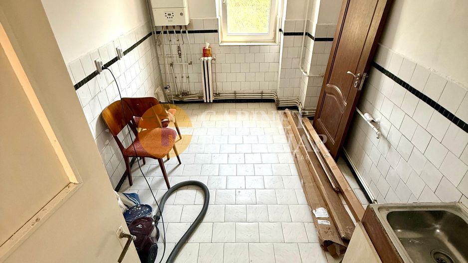 4 Camere Decomandat -  Etaj 2 - Bloc 1981 - Zona Galata - Poză 7