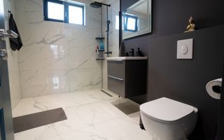 Agigea - Casa  deosebita cu piscina, mobilata si utilata complet. - Poză 47
