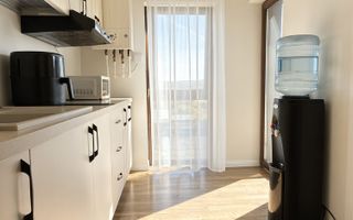 Apartament cu o camera de închiriat, balcon, parcare,  Jucu-Herghelie - Poză 5