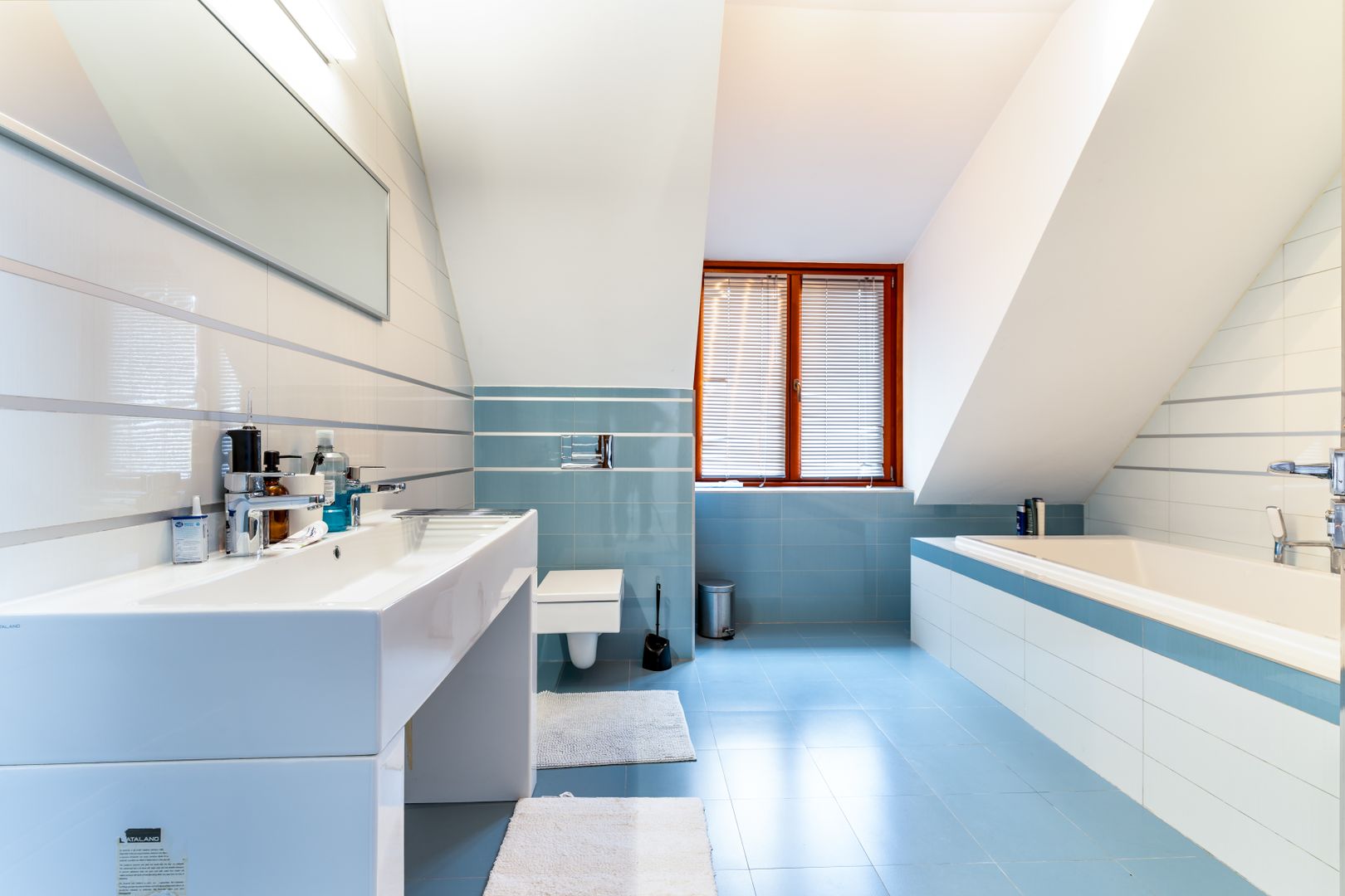 Casă / Vilă cu 6 camere de închiriat, tip estate, 0% comision - Poză 12