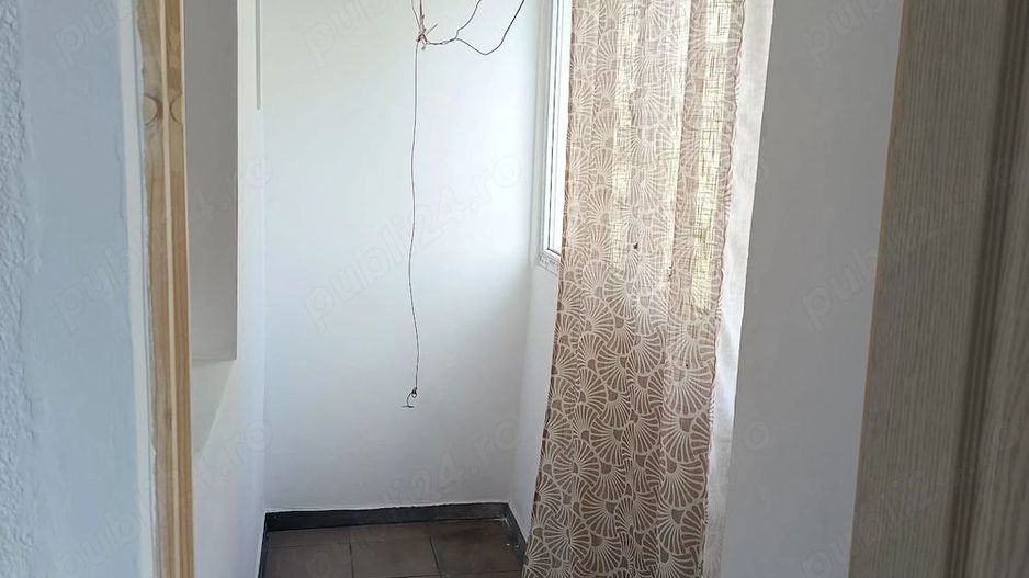 Garsoniera langa metrou 1 Decembrie, renovata, pret negociabil, etaj 4 din 9 - Poză 7