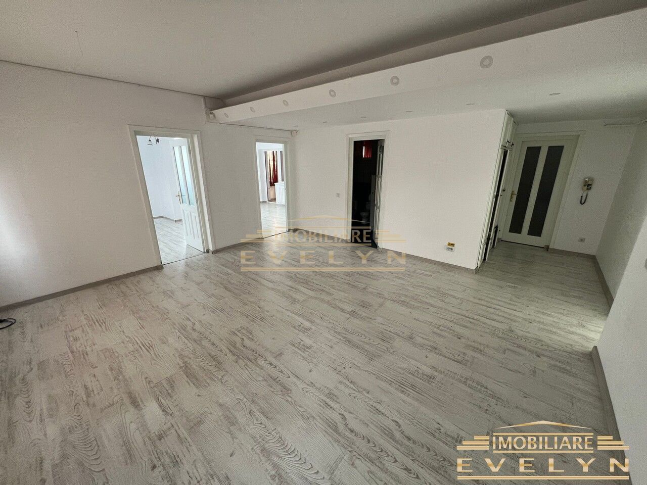 Cladire Comerciala-inchiriere/vanzare, Zona Bld. Mihai Eminescu, Pret 1000 euro - Poză 4