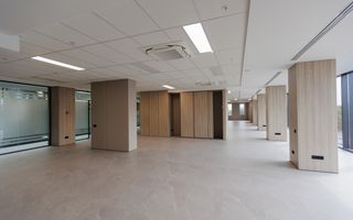 Chirie, spațiu comercial amplasat pe bd. Ștefan cel Mare, Centru - Poză 3