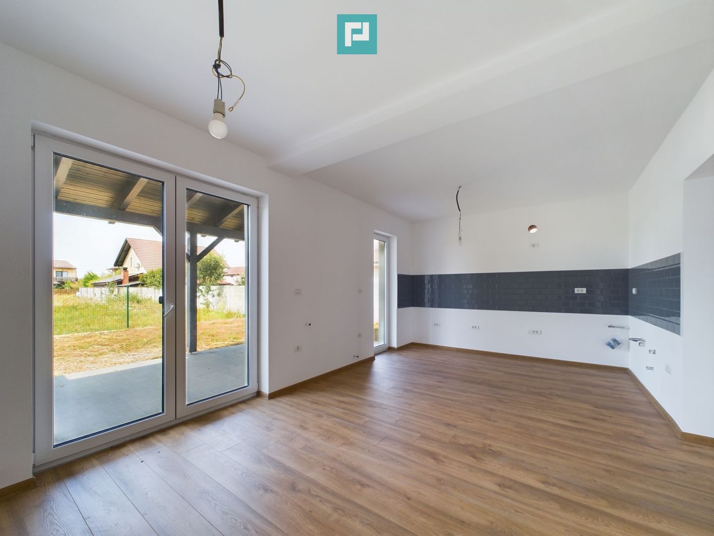 Duplex elegant cu 3 dormitoare în Ghiroda - Poză 1