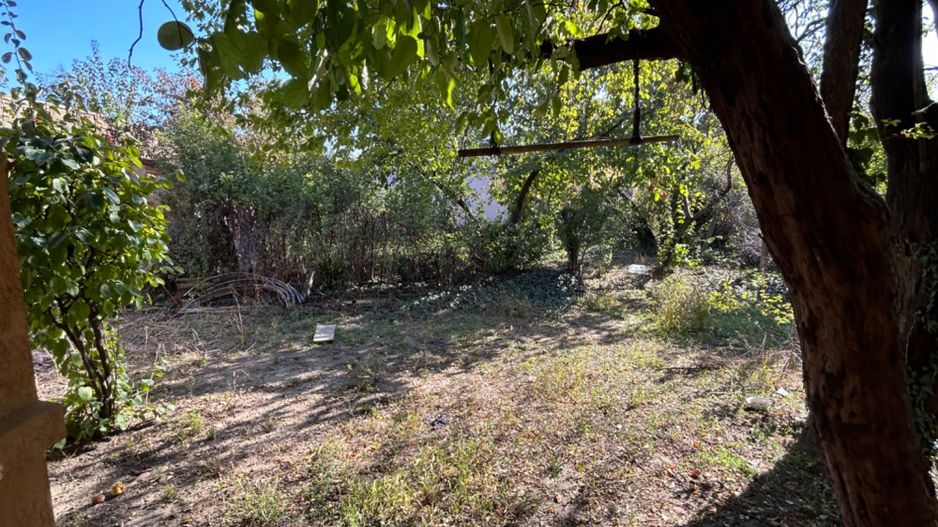 Teren 480 cu casa de 3 camere demolabila ( sau renovabila) sector 1 - Poză 2