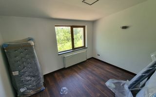 Casă modernă cu 3 dormitoare, terasă și teren generos - Poză 10