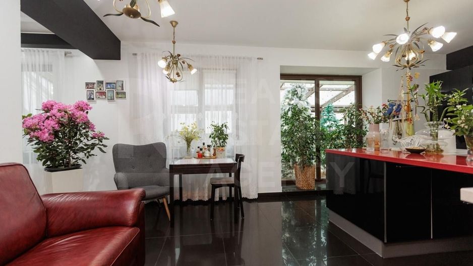 Vânzare, penthouse cu suprafața de 227 mp, str. Romană, Ungheni - Poză 6