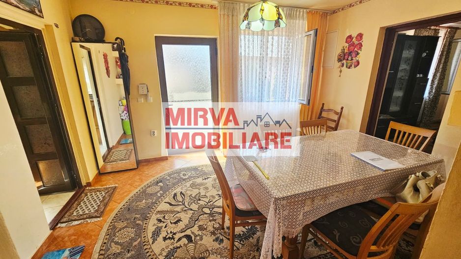 🏡 Casă spațioasă cu 9 camere în Strejnicu – pentru locuință, birouri - Poză 94