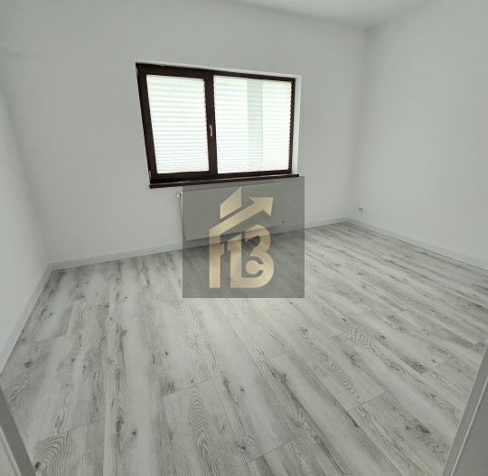 ​Casă 3 camere, 2 băi, curte generoasă 471 mp - Complex Luna, Balotești - Poză 5