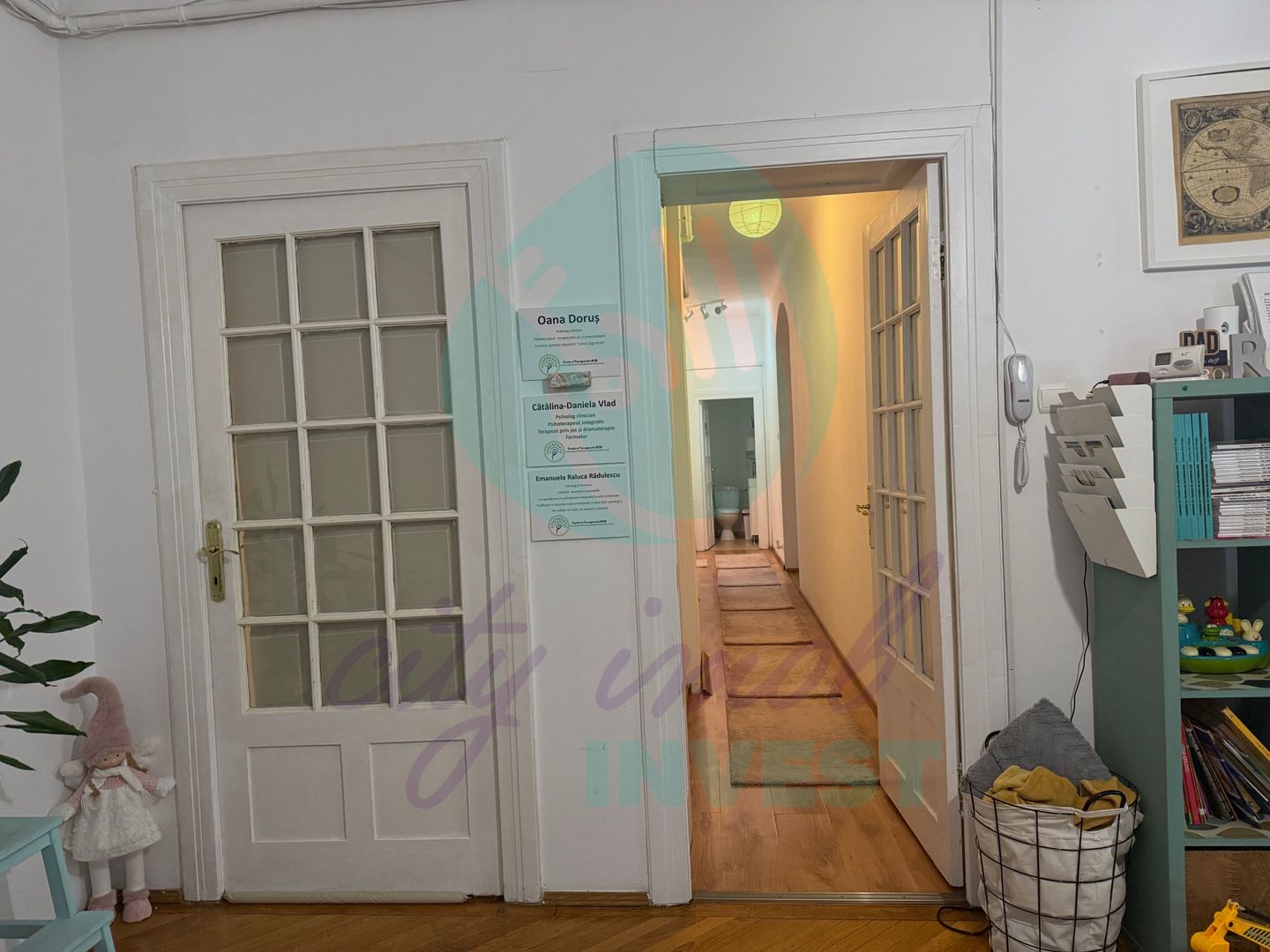 Spatiu, lumina si eleganta intr-un apartment interbelic - Poză 12