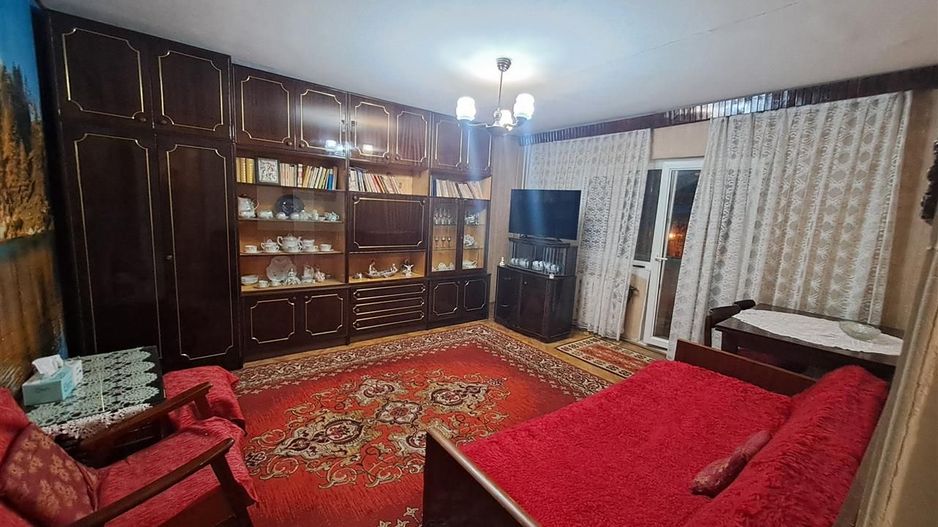 Etaj 1  Bucovina 3 camere decomandat - Poză 1