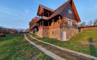 Pensiune agroturistică: 3 case tradiționale + teren în Desești - Poză 7