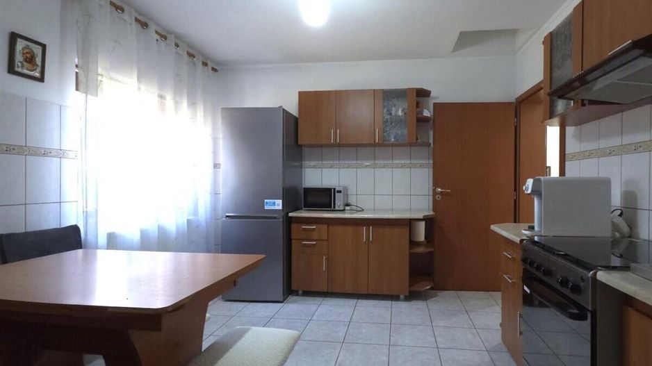 Castelu - Str. Florilor, casa din 2012, teren 737 mp si 106 mp utili - Poză 18