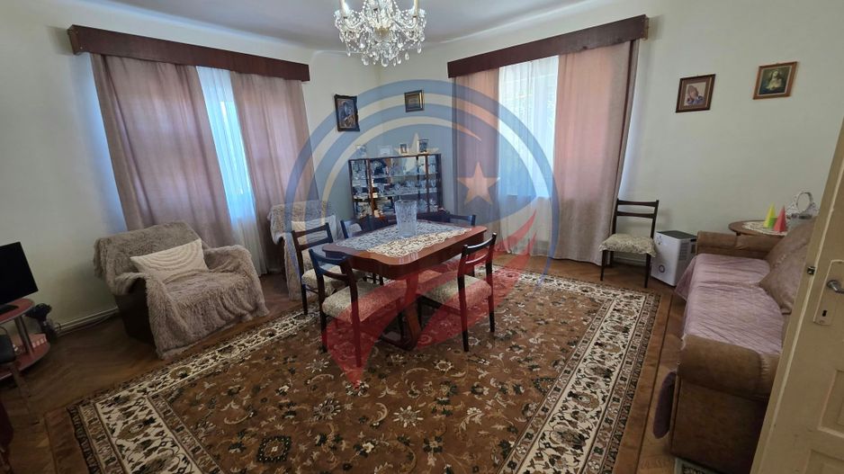 Casă tip duplex de vânzare – 217 mp, teren 897 mp, zona centrală Luduș - Poză 5