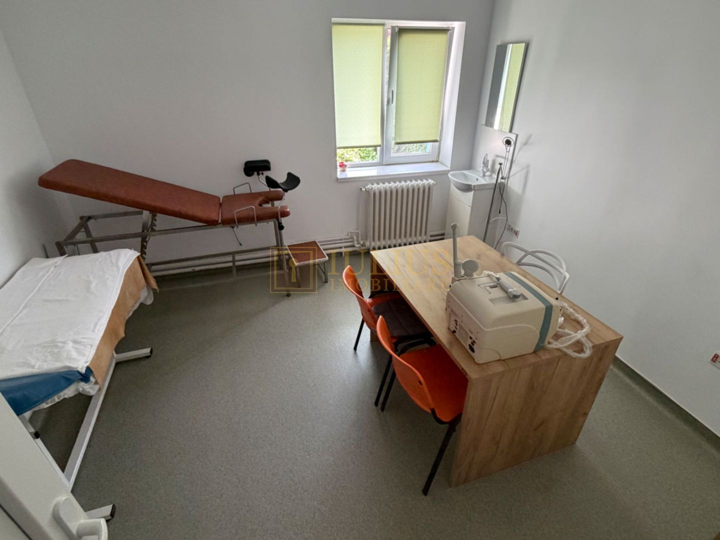 100mp utili; 5 încăperi, pentru activități medicale. - Poză 14